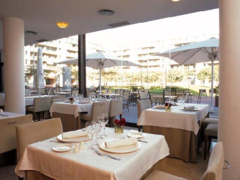 Hesperia Barcelona Del Mar Hotell Restaurang bild